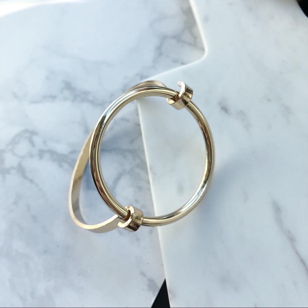 Victoria Styled Round Cuff Bracelet in Gold - Picture 6 of 6